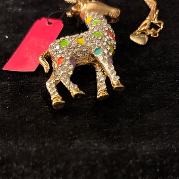 Betsey Johnson Multicolor Giraffe Necklace NWT - Picture 8 of 8